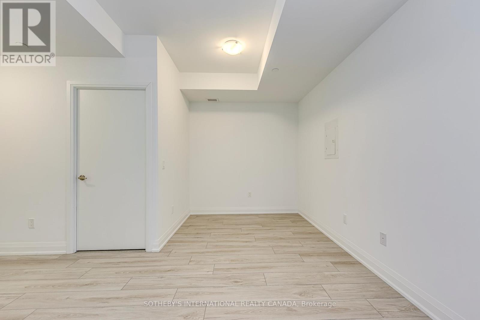 212 - 1035 Southdown Road, Mississauga, Ontario  L5J 0A2 - Photo 8 - W13041500