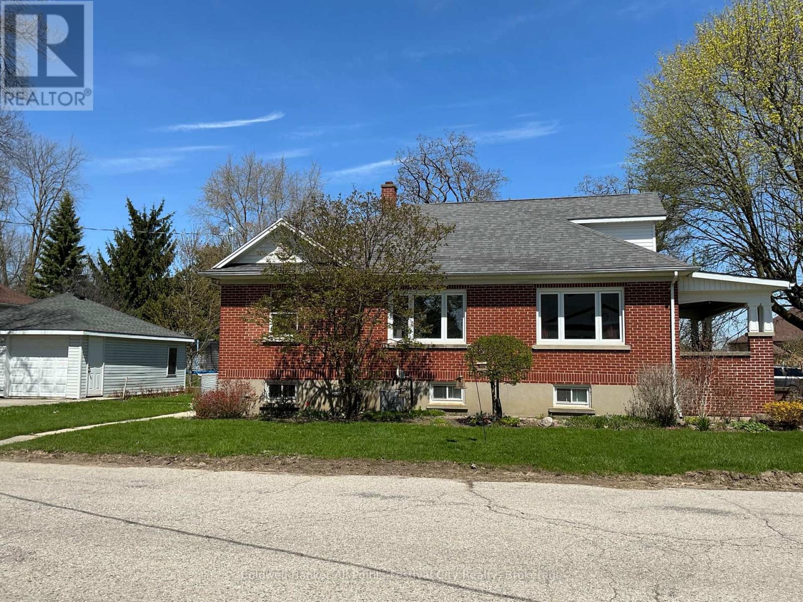 148 Wellington Street, West Perth, Ontario  N0K 1N0 - Photo 13 - X12967534