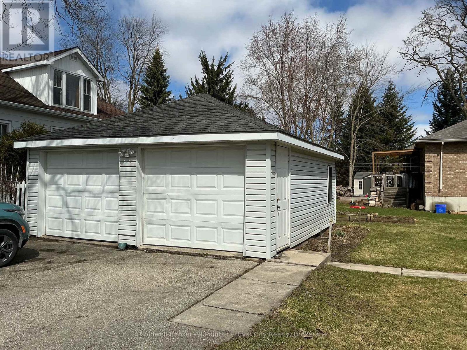 148 Wellington Street, West Perth, Ontario  N0K 1N0 - Photo 6 - X12967534