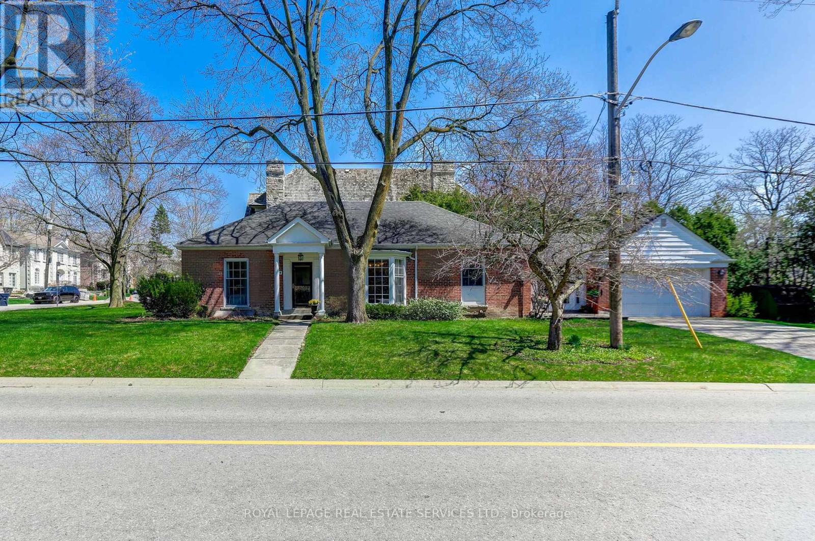 44 HIGHLAND CRESCENT, Toronto, Ontario