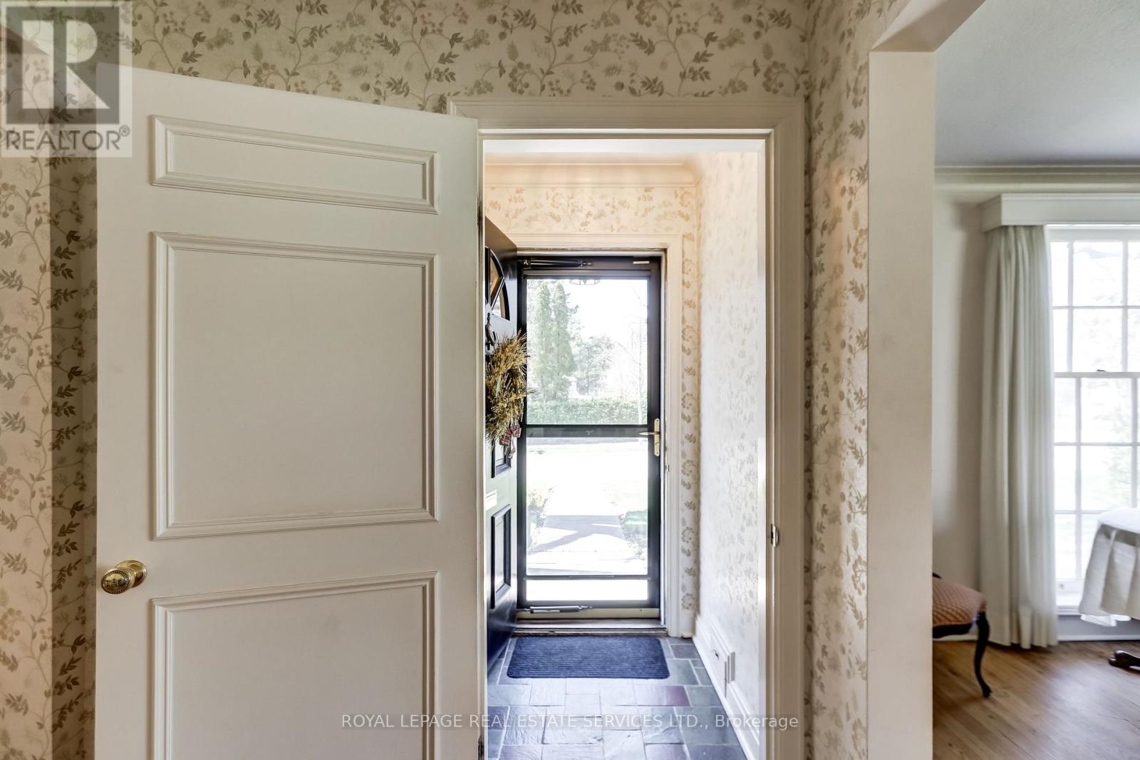 44 Highland Crescent, Toronto, Ontario  M2L 1G6 - Photo 5 - C13051624