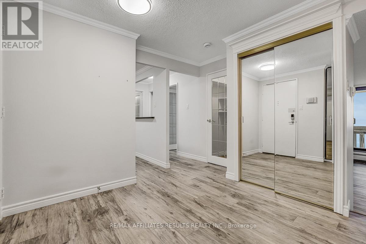 1609 - 415 Greenview Avenue, Ottawa, Ontario  K2B 8G5 - Photo 5 - X13013346