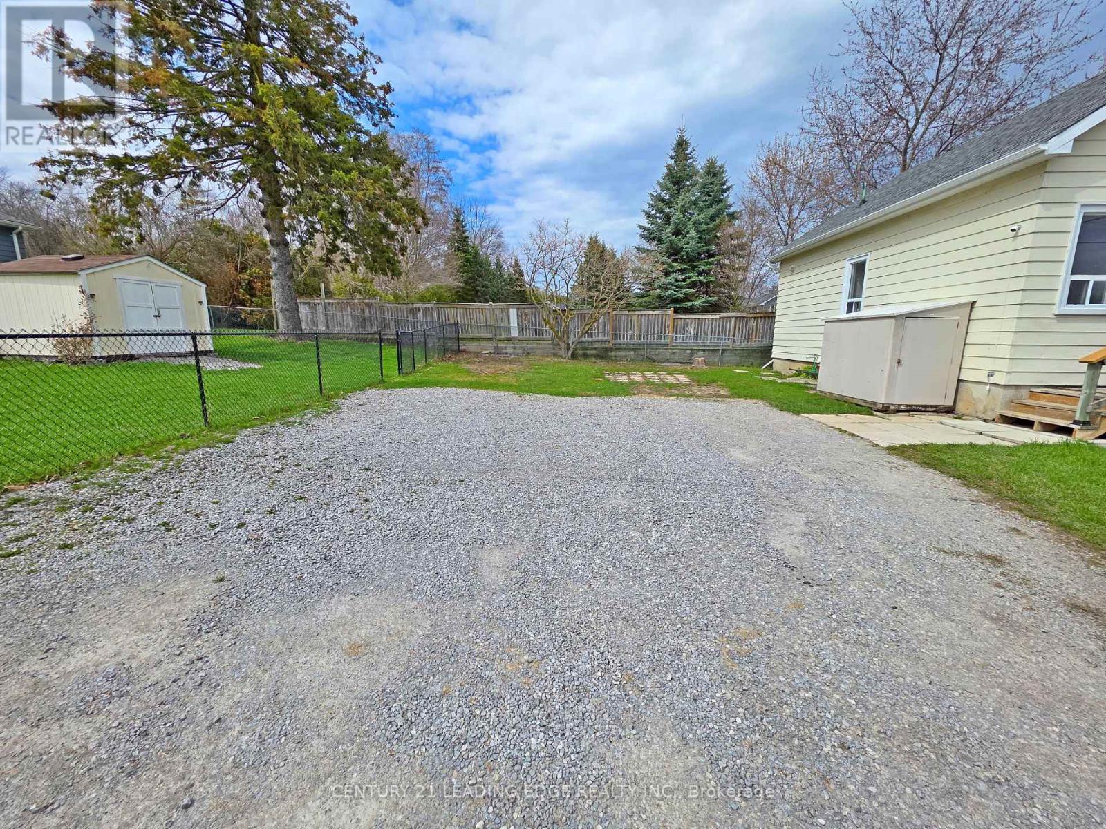 500 The Queensway South, Georgina, Ontario  L4P 2E3 - Photo 6 - N13031126