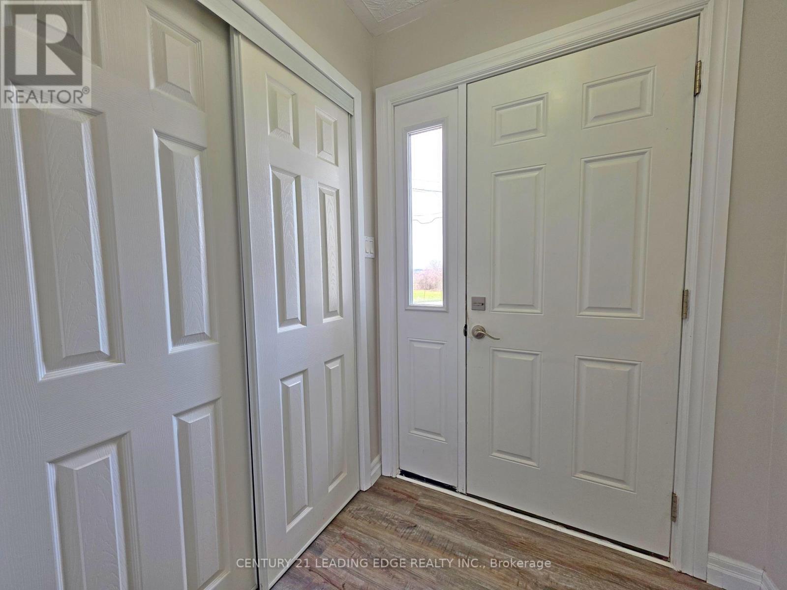 500 The Queensway South, Georgina, Ontario  L4P 2E3 - Photo 7 - N13031126