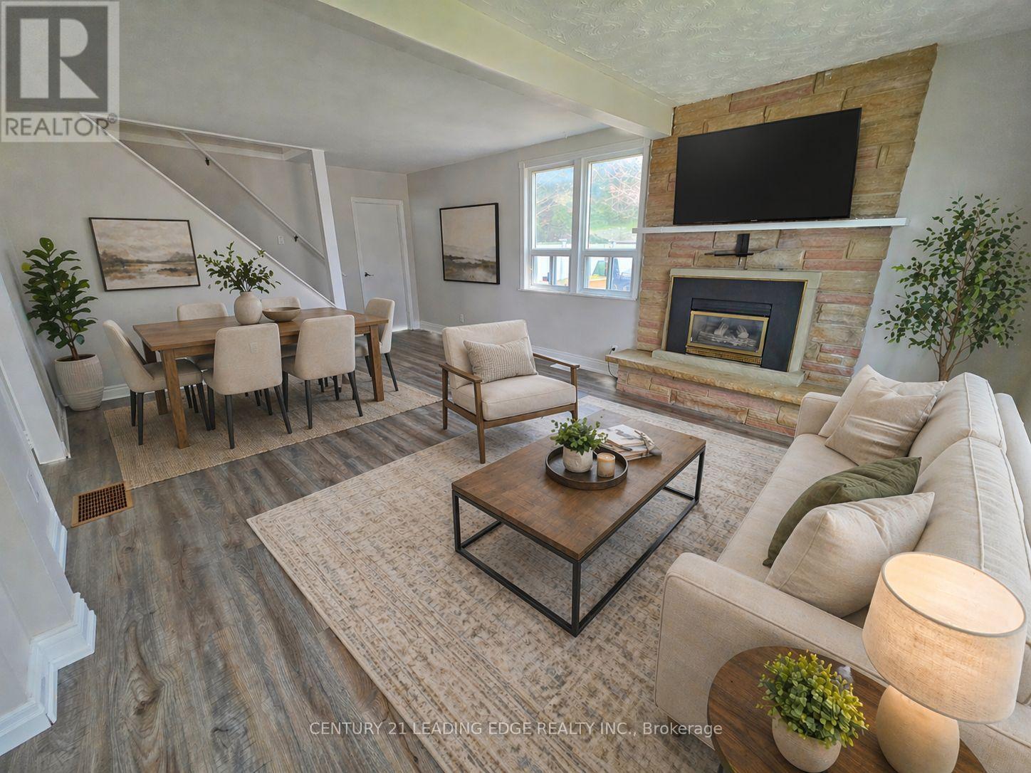 500 The Queensway South, Georgina, Ontario  L4P 2E3 - Photo 8 - N13031126