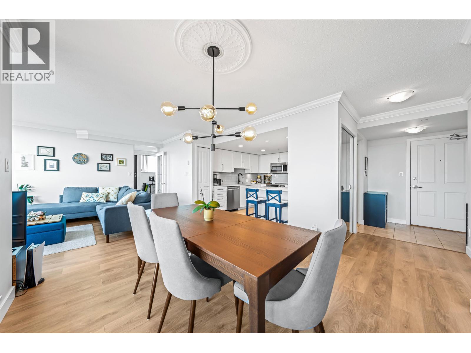 1801 615 Hamilton Street, New Westminster, British Columbia  V3M 7A7 - Photo 3 - R3116463