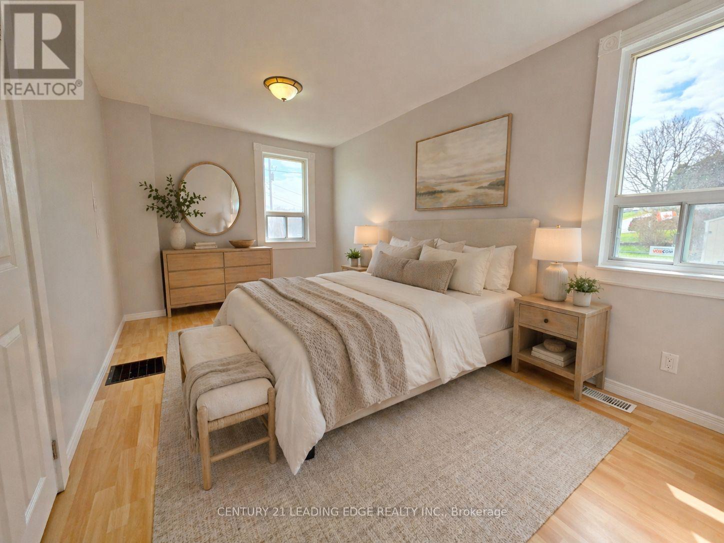 500 The Queensway South, Georgina, Ontario  L4P 2E3 - Photo 16 - N13031126