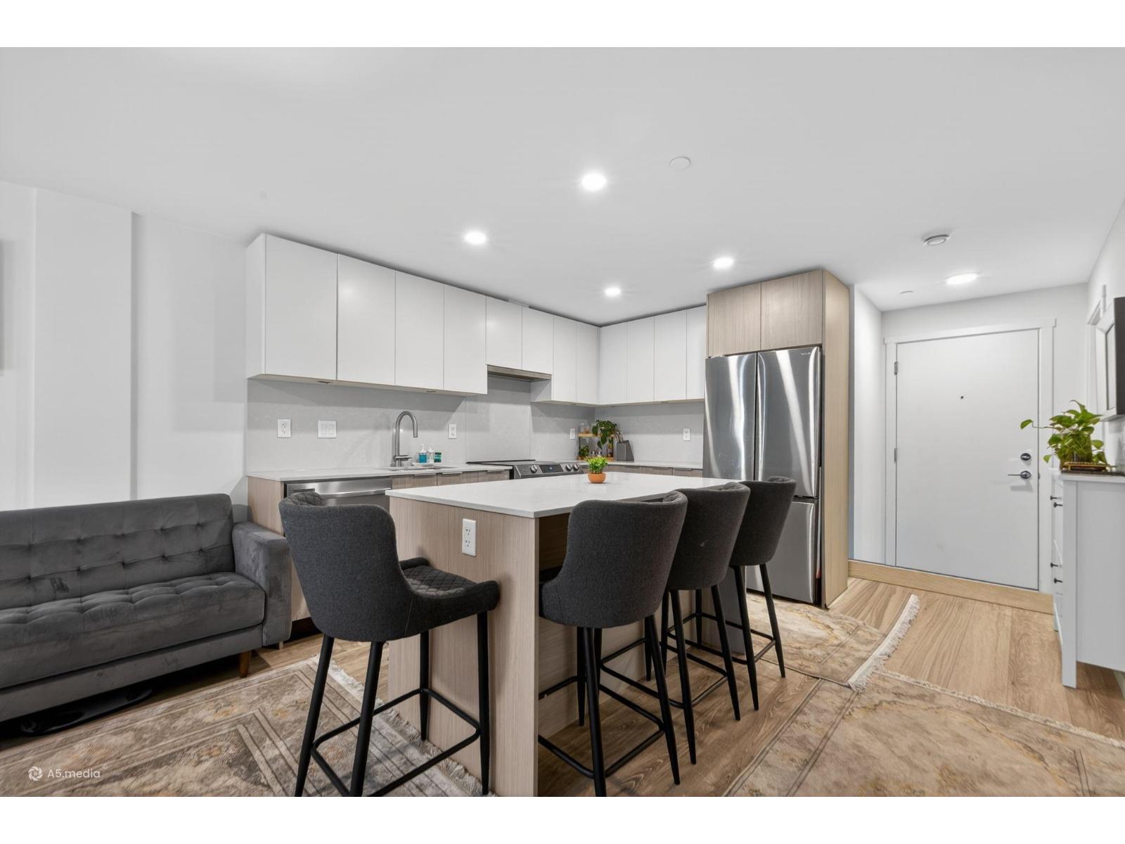 318 13968 Laurel Drive, Surrey, British Columbia  V3T 0S9 - Photo 5 - R3115410