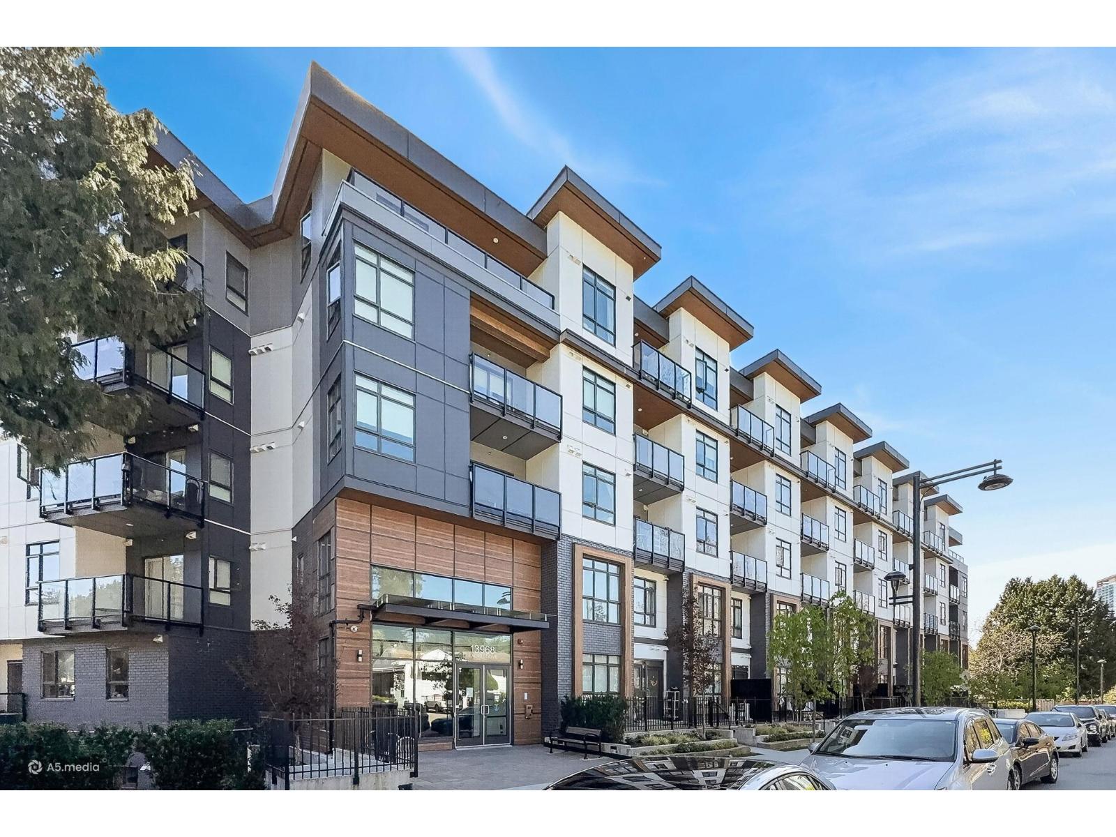 318 13968 Laurel Drive, Surrey, British Columbia  V3T 0S9 - Photo 3 - R3115410