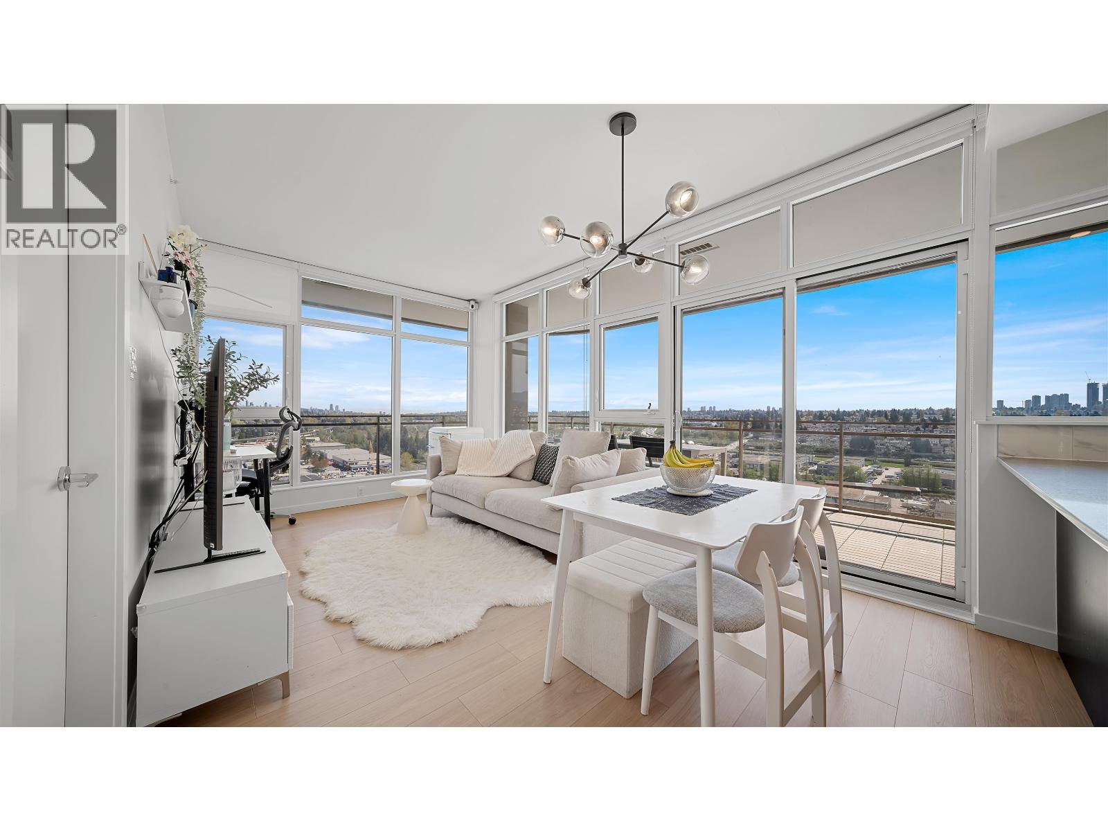 1805 5333 GORING STREET, Burnaby, British Columbia