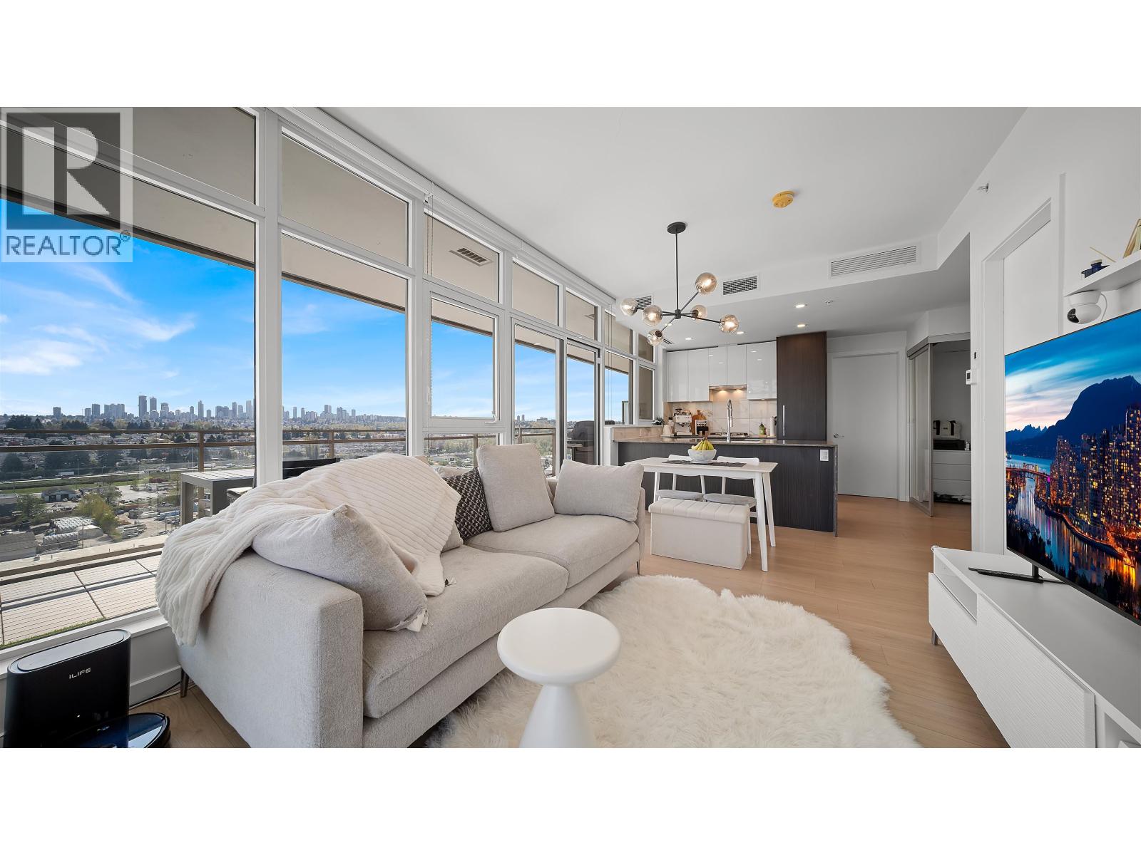 1805 5333 Goring Street, Burnaby, British Columbia  V5B 0B6 - Photo 2 - R3116567