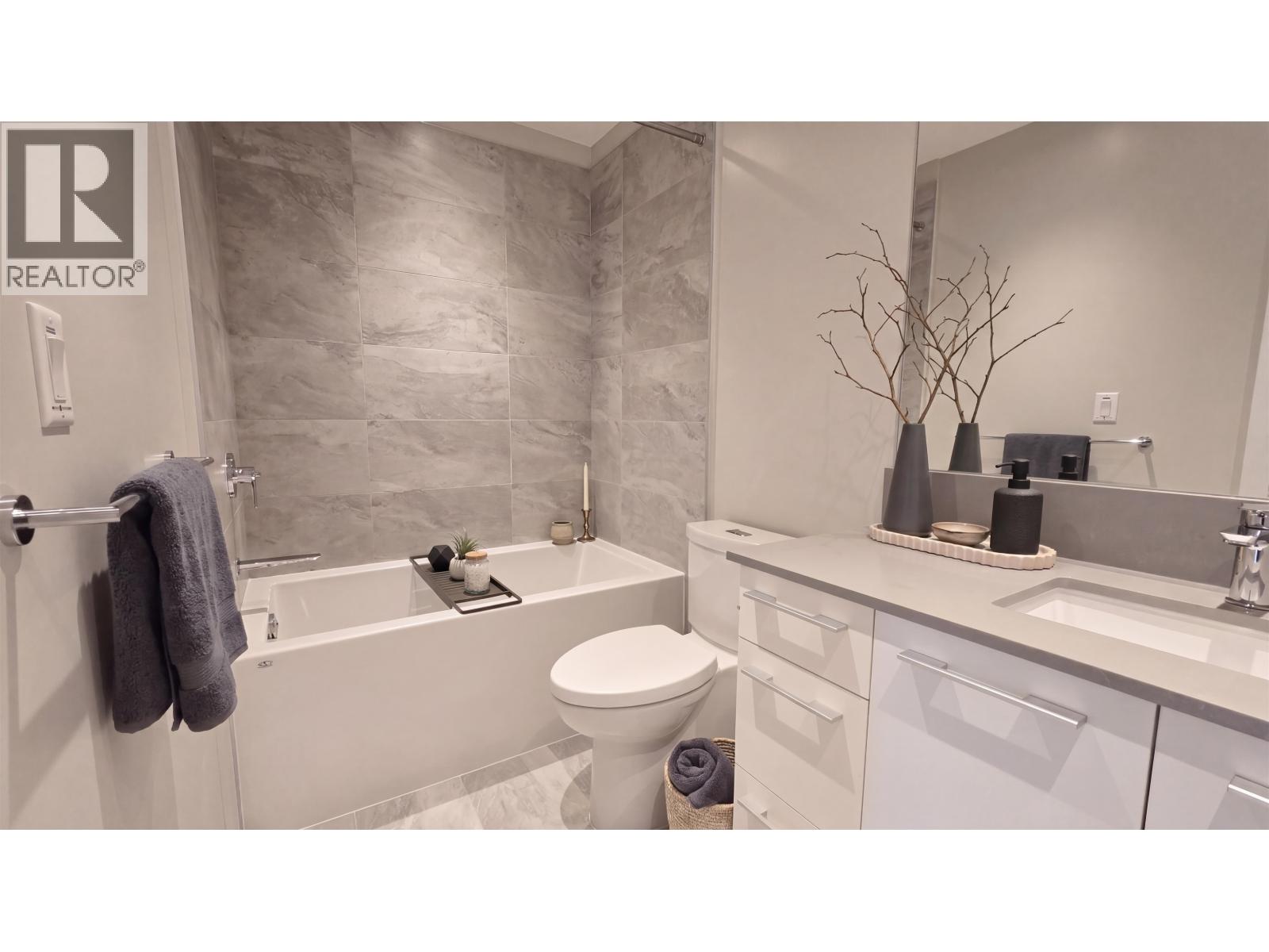 402 110 E 17th Street, North Vancouver, British Columbia  V7L 0K4 - Photo 11 - R3116589