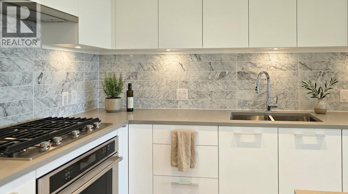 402 110 E 17th Street, North Vancouver, British Columbia  V7L 0K4 - Photo 6 - R3116589