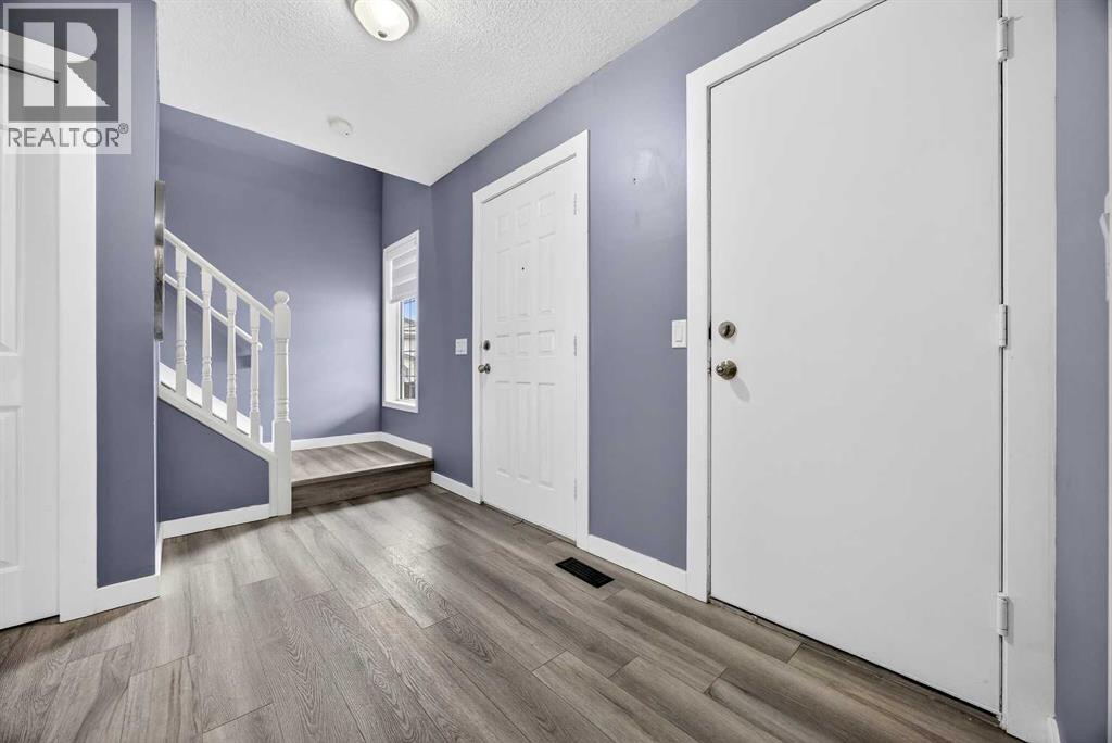 237 Willowbrook Close Nw, Airdrie, Alberta  T4B 2J6 - Photo 2 - A2298647