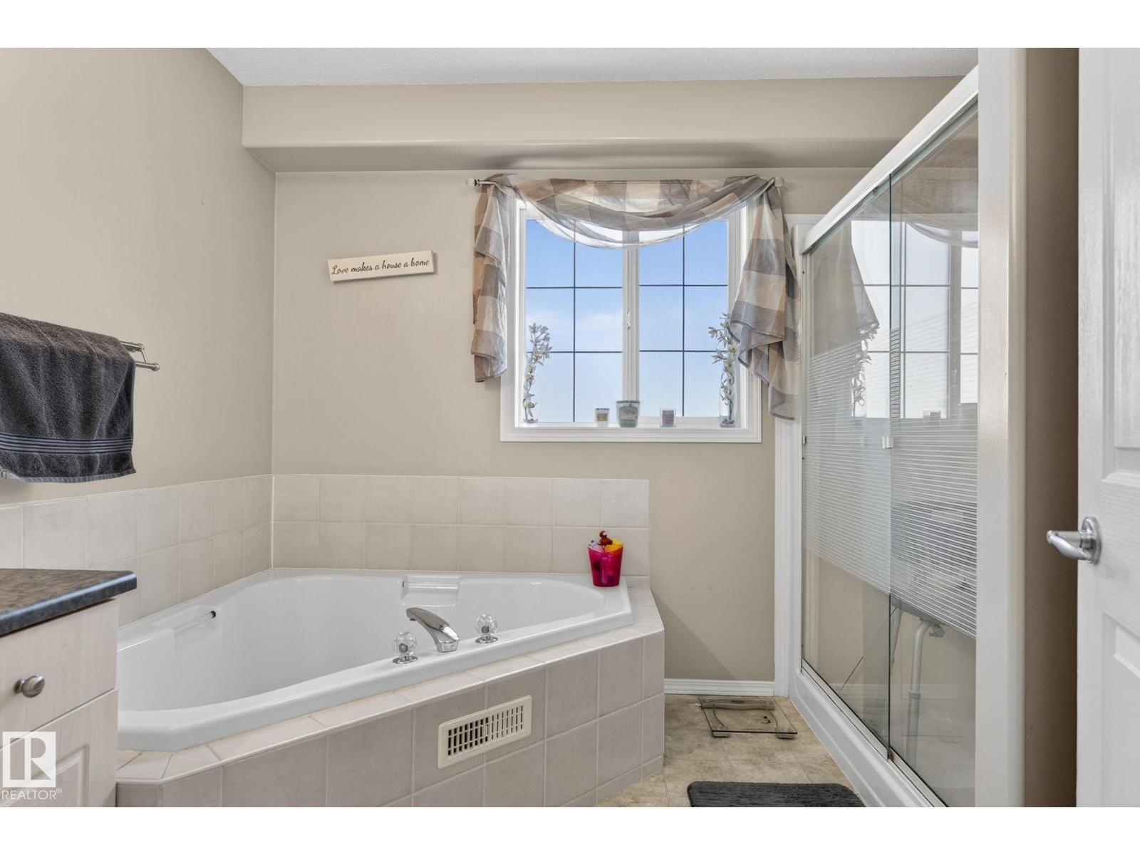 1904 36 Av Nw, Edmonton, Alberta  T6T 1S9 - Photo 17 - E4484444