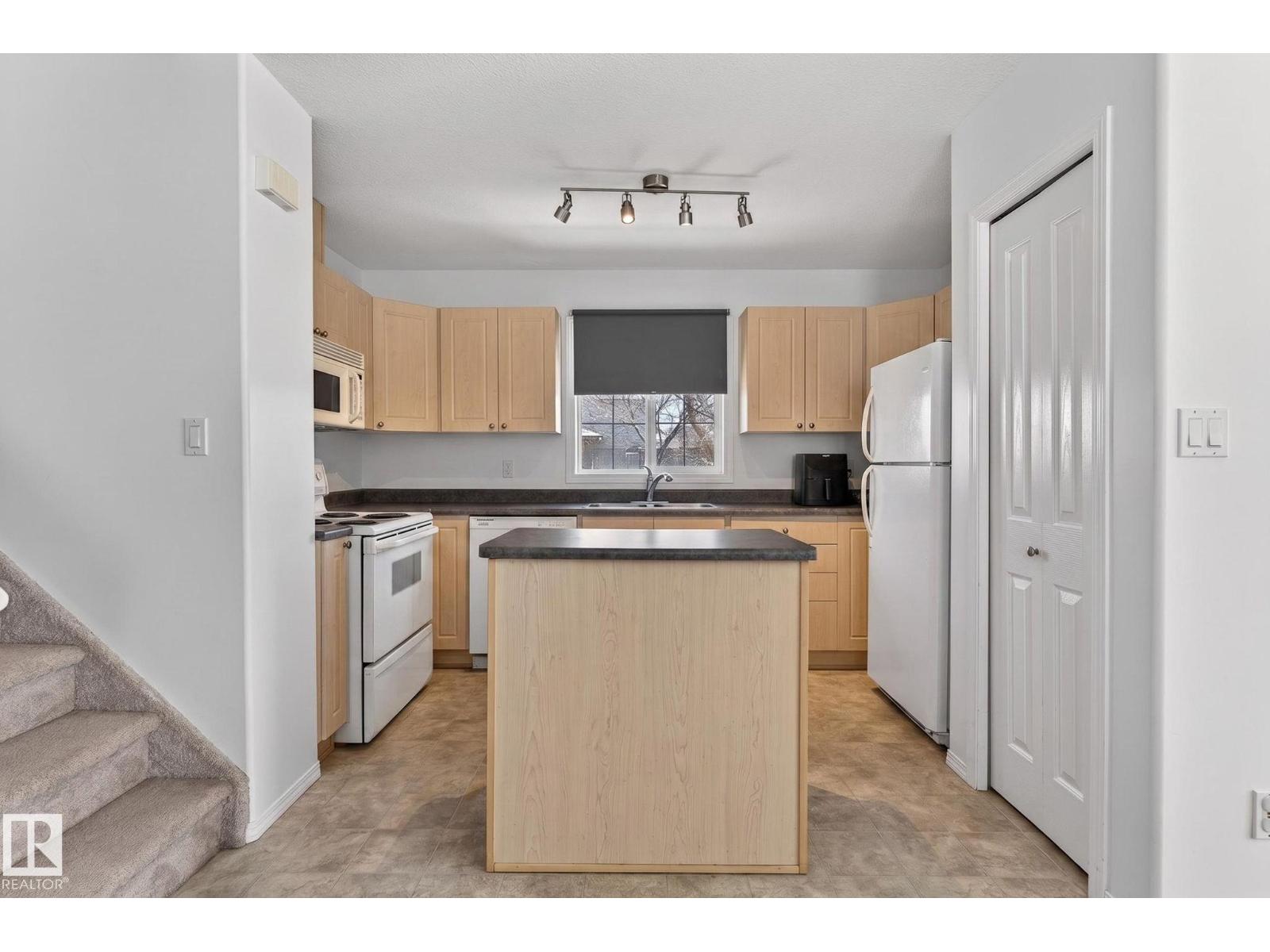 1904 36 Av Nw, Edmonton, Alberta  T6T 1S9 - Photo 8 - E4484444