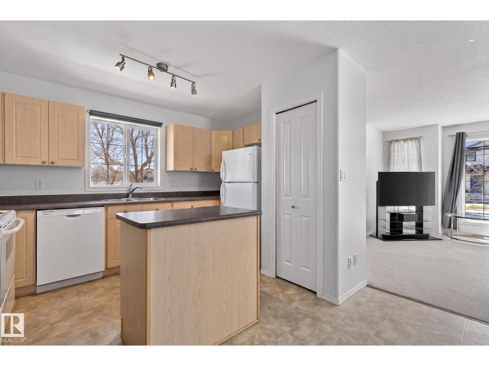 1904 36 Av Nw, Edmonton, Alberta  T6T 1S9 - Photo 9 - E4484444