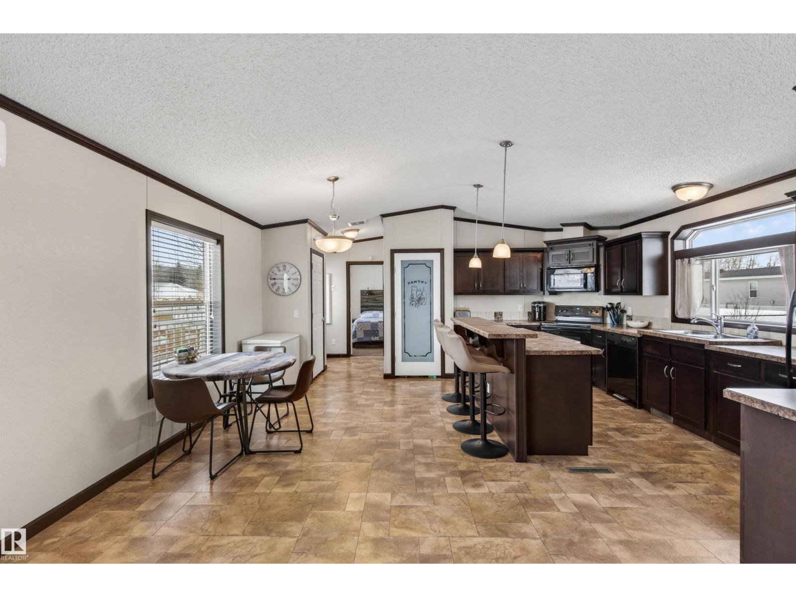 5914 Kinosoo Cr, Cold Lake, Alberta  T9M 0C6 - Photo 5 - E4484446