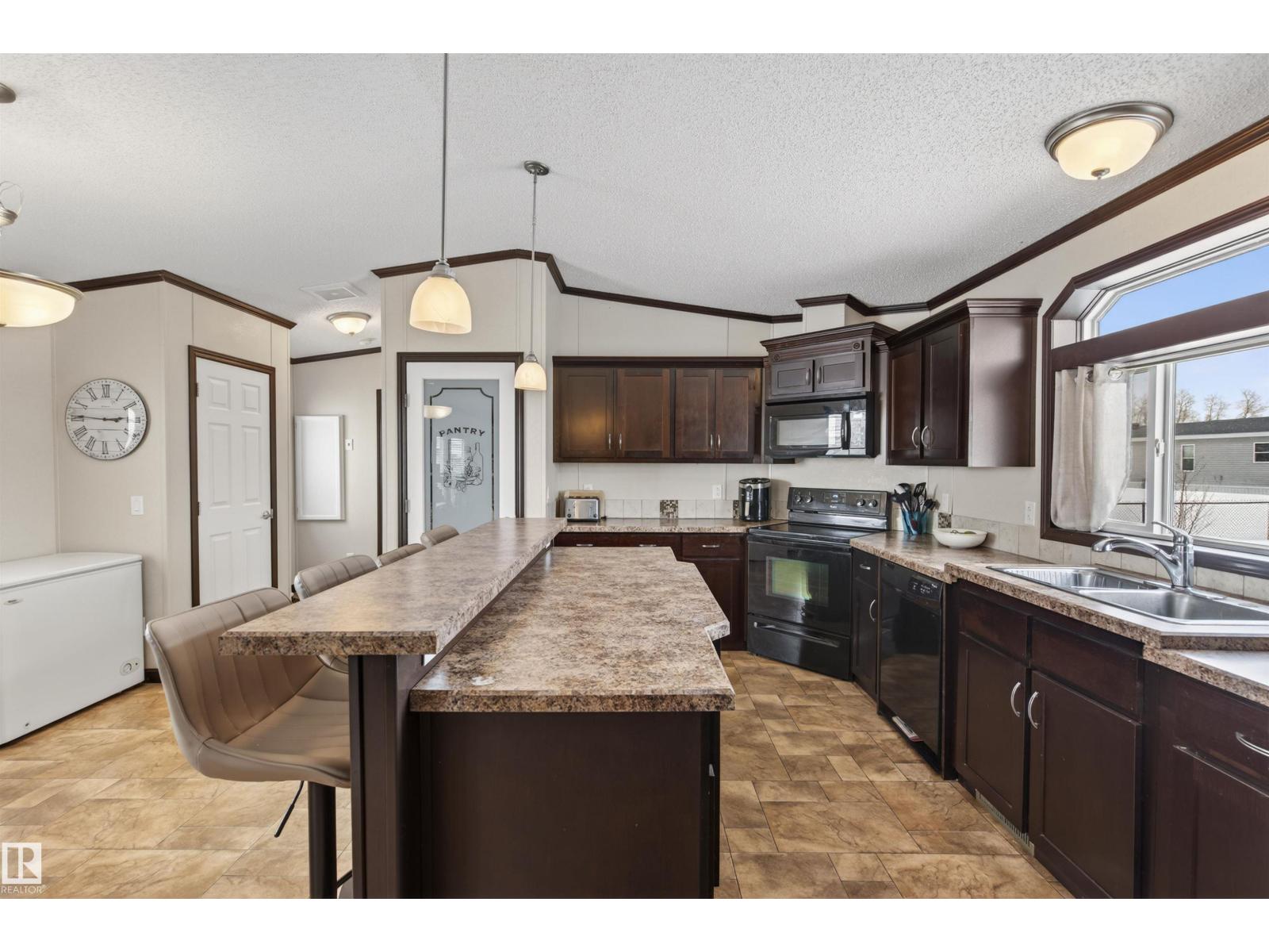 5914 Kinosoo Cr, Cold Lake, Alberta  T9M 0C6 - Photo 6 - E4484446