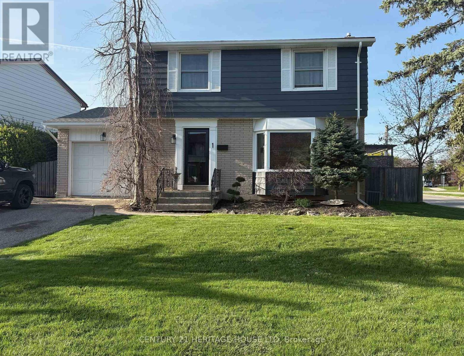 1 Massey Drive, St. Thomas, Ontario  N5R 5M6 - Photo 2 - X12879690