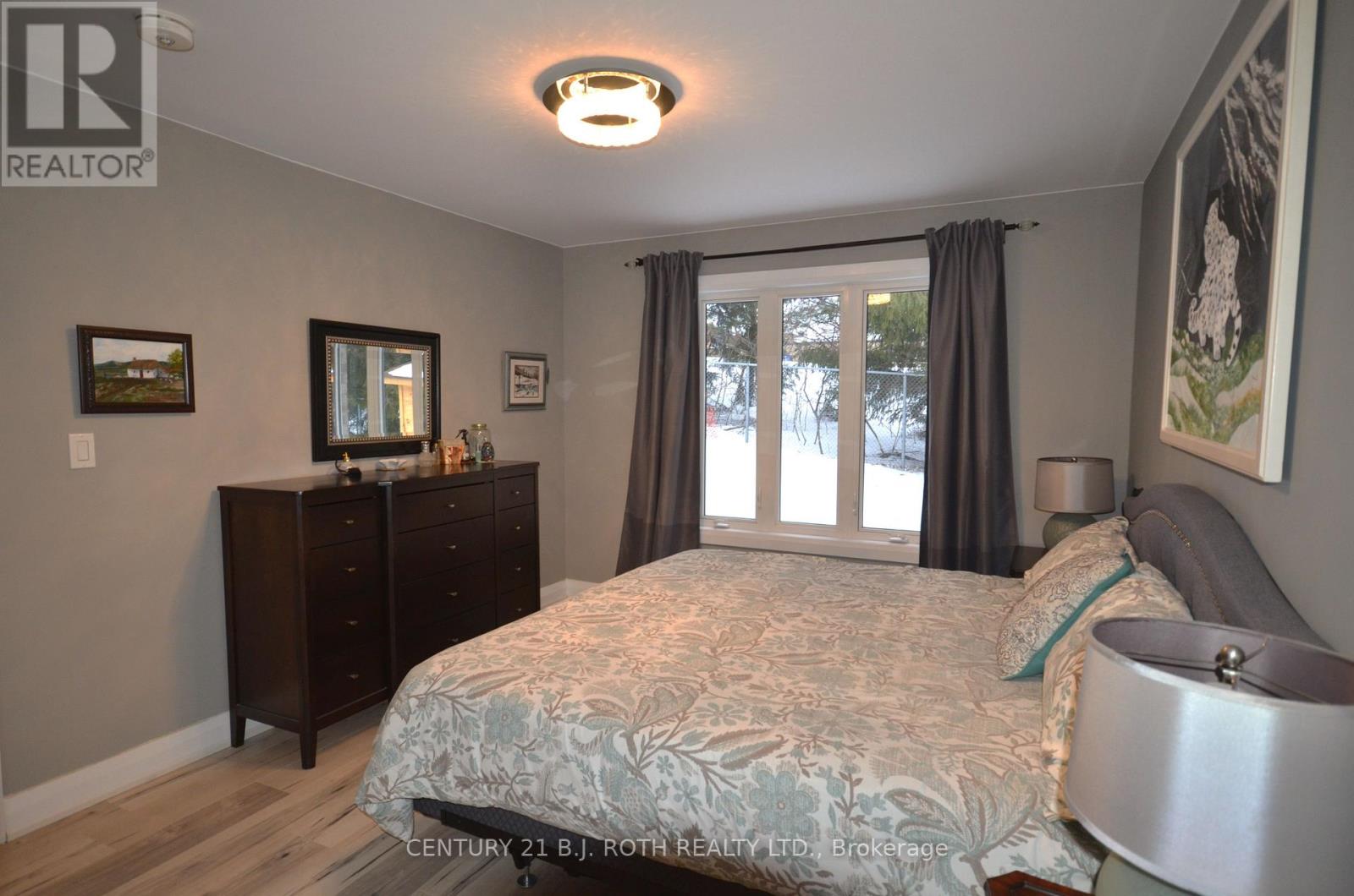 8 Revol Road, Penetanguishene, Ontario  L9M 0W8 - Photo 12 - S12706524