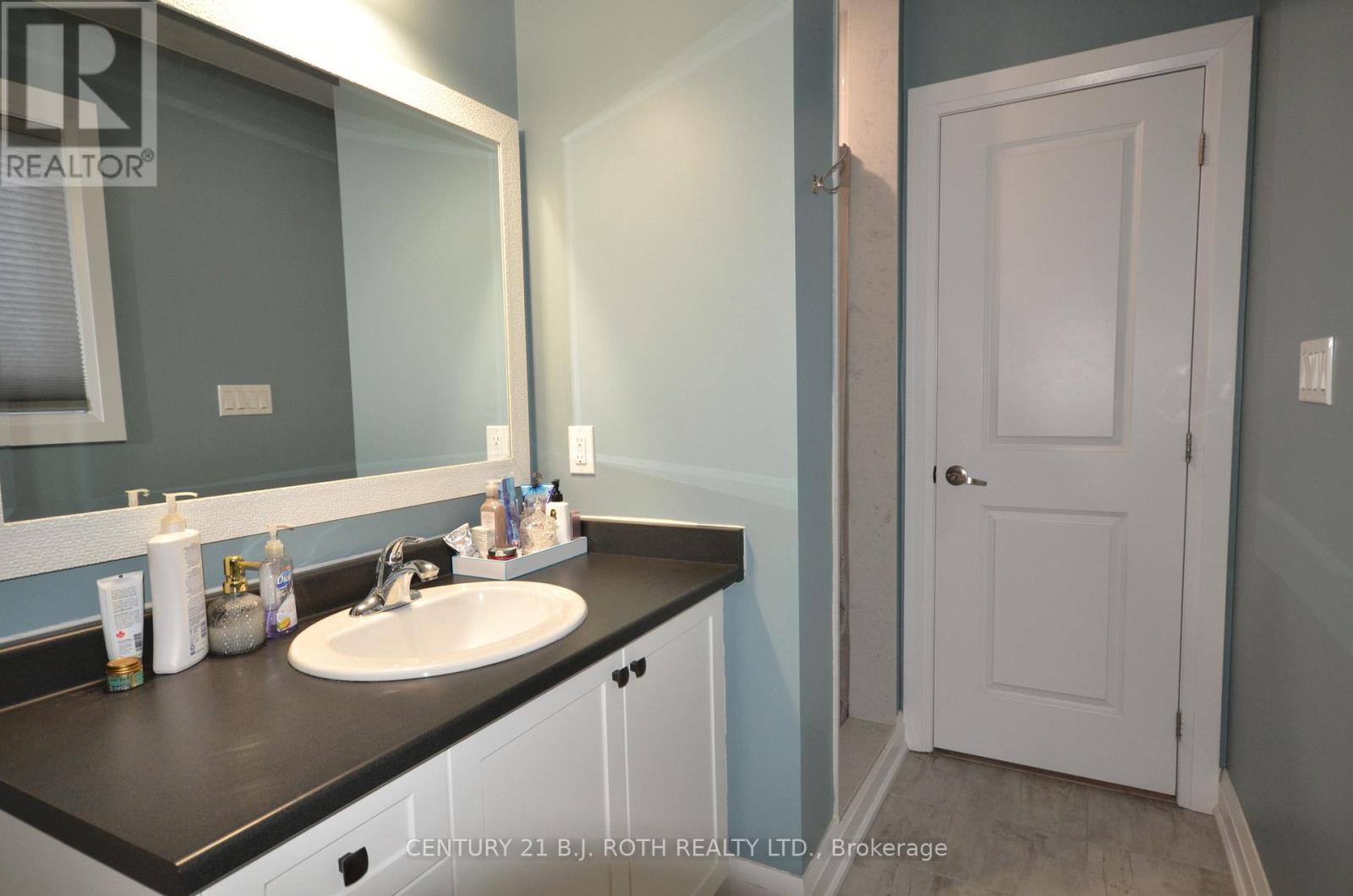 8 Revol Road, Penetanguishene, Ontario  L9M 0W8 - Photo 13 - S12706524