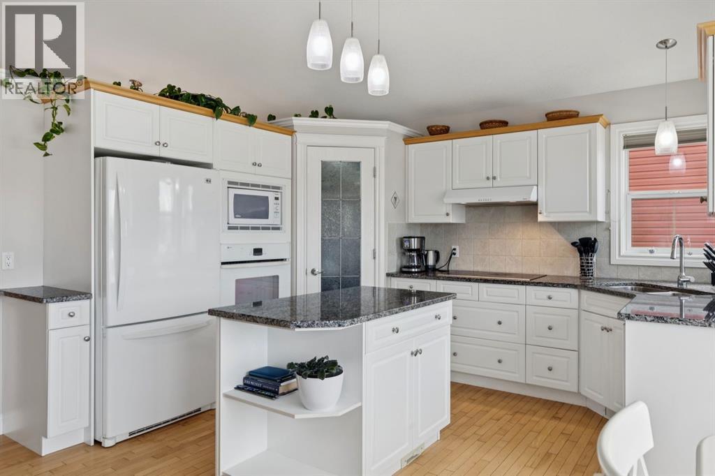 657 Woodside Court NW, Airdrie, Alberta  T4B 2W2 - Photo 17 - A2294361