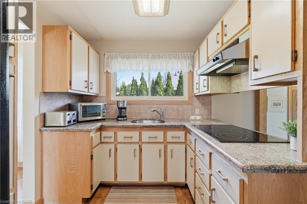 4 Tilbury Court, Hamilton, Ontario  L8T 2M4 - Photo 16 - 40819534