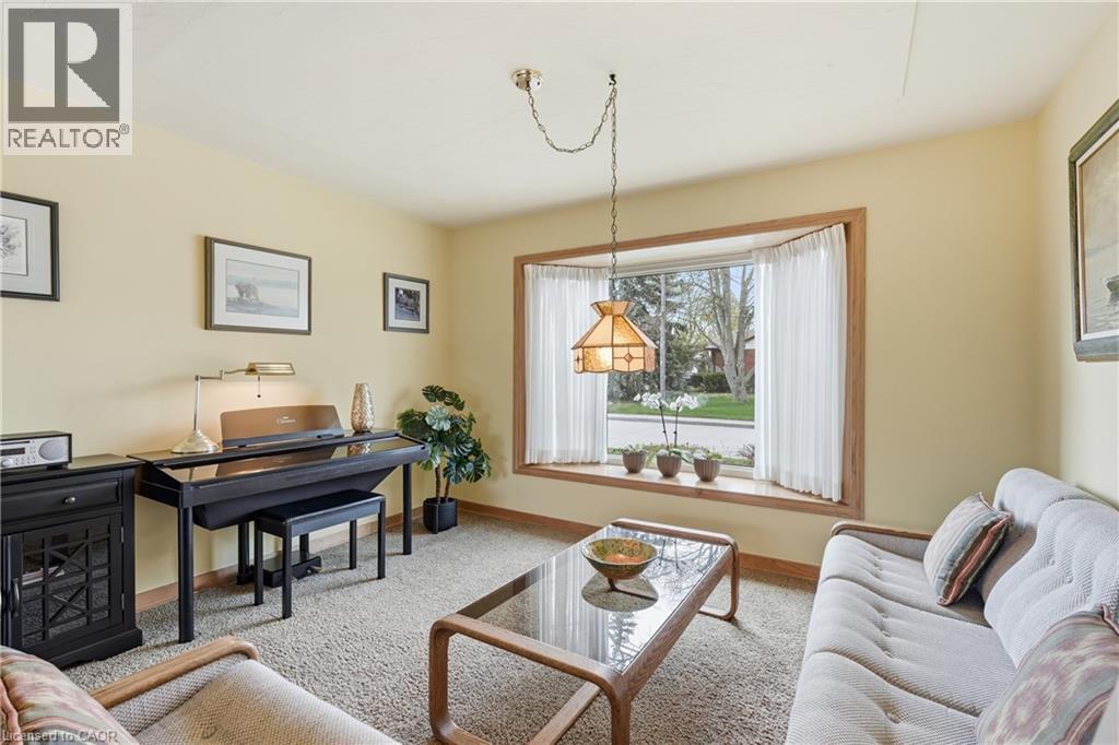 4 Tilbury Court, Hamilton, Ontario  L8T 2M4 - Photo 10 - 40819534