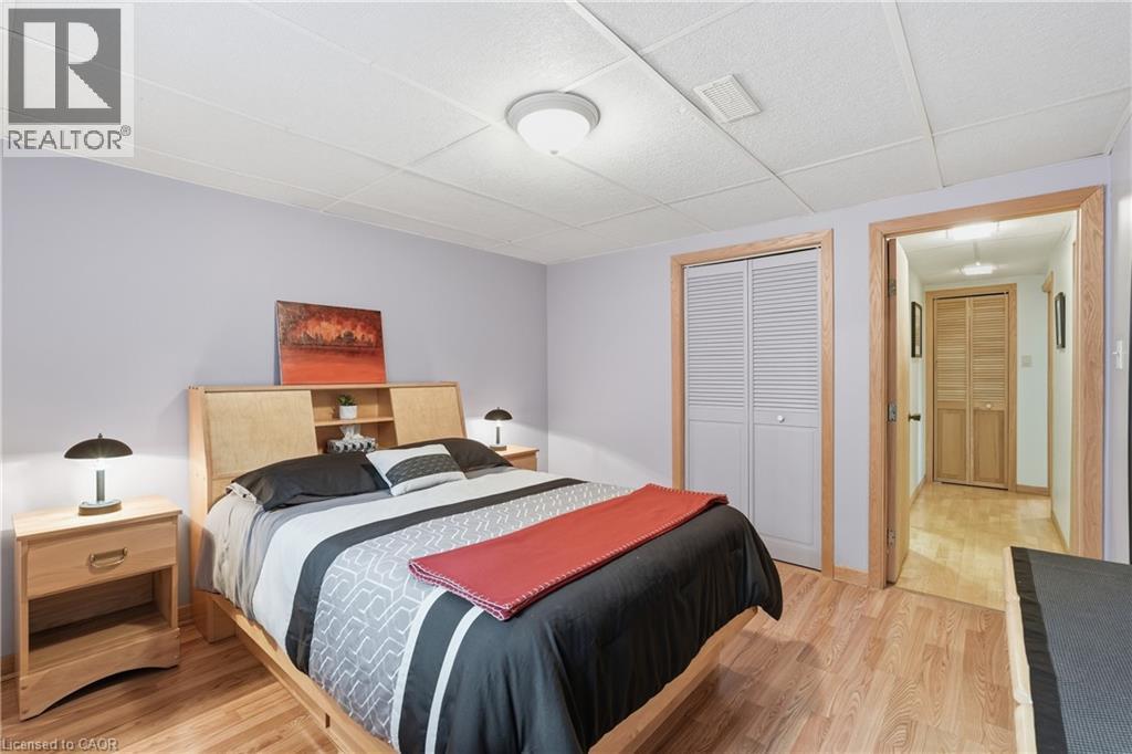 4 Tilbury Court, Hamilton, Ontario  L8T 2M4 - Photo 33 - 40819534