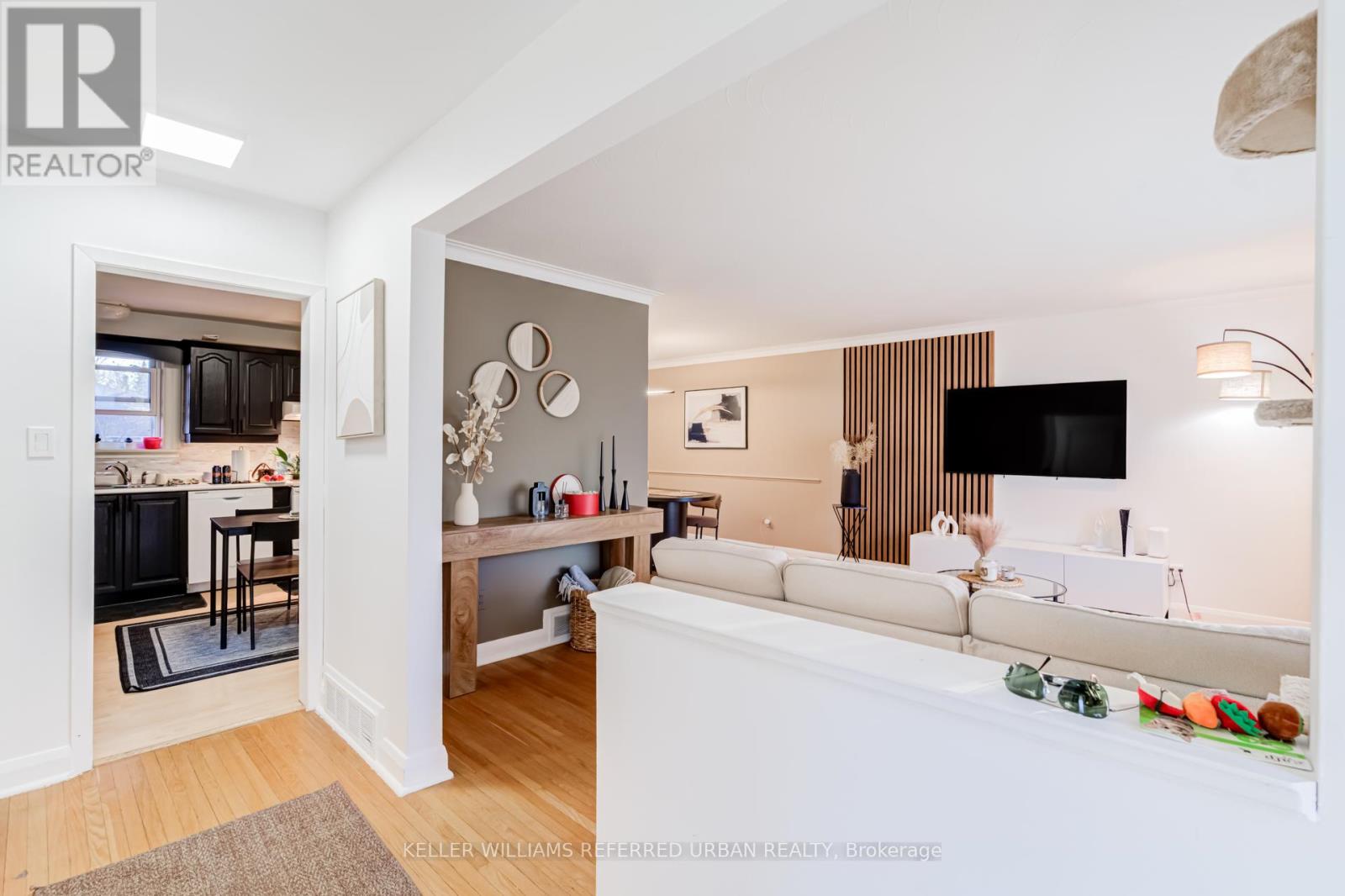 151 Newton Drive, Toronto, Ontario  M2M 2N4 - Photo 8 - C13052060