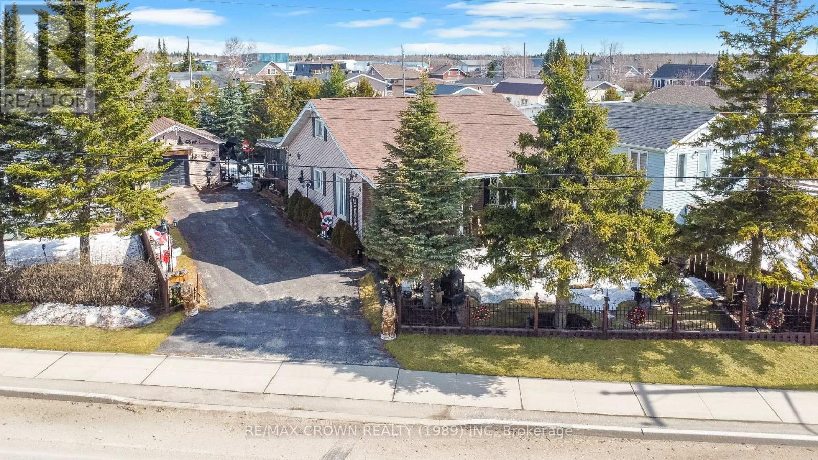 24 FONTAINE DRIVE, hearst, Ontario