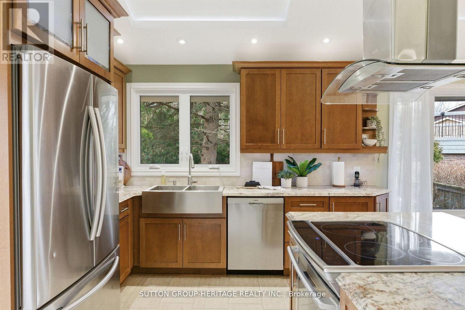 1886 Malden Crescent, Pickering, Ontario  L1V 3G4 - Photo 13 - E13051974