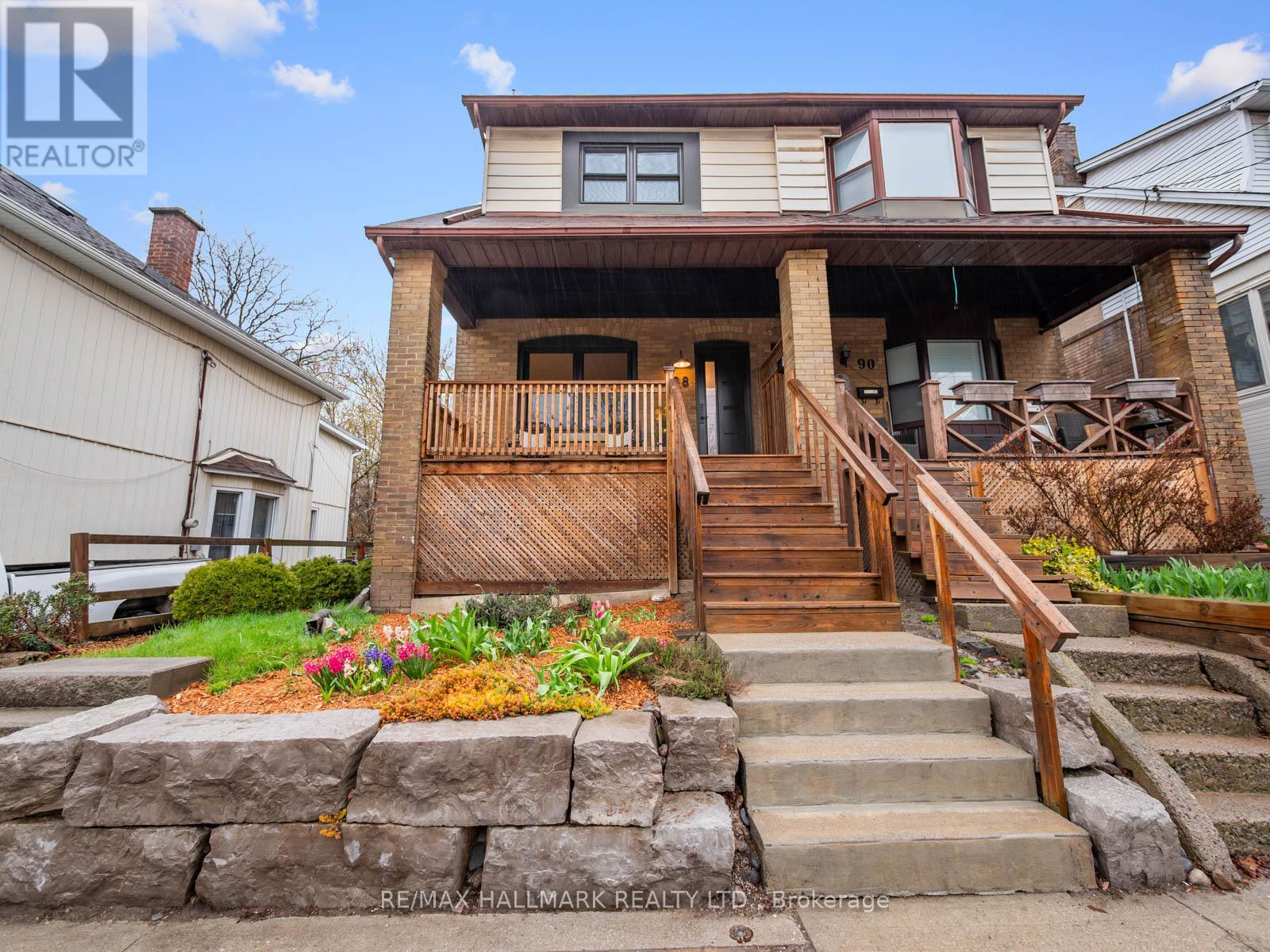 88 EASTWOOD ROAD, Toronto, Ontario