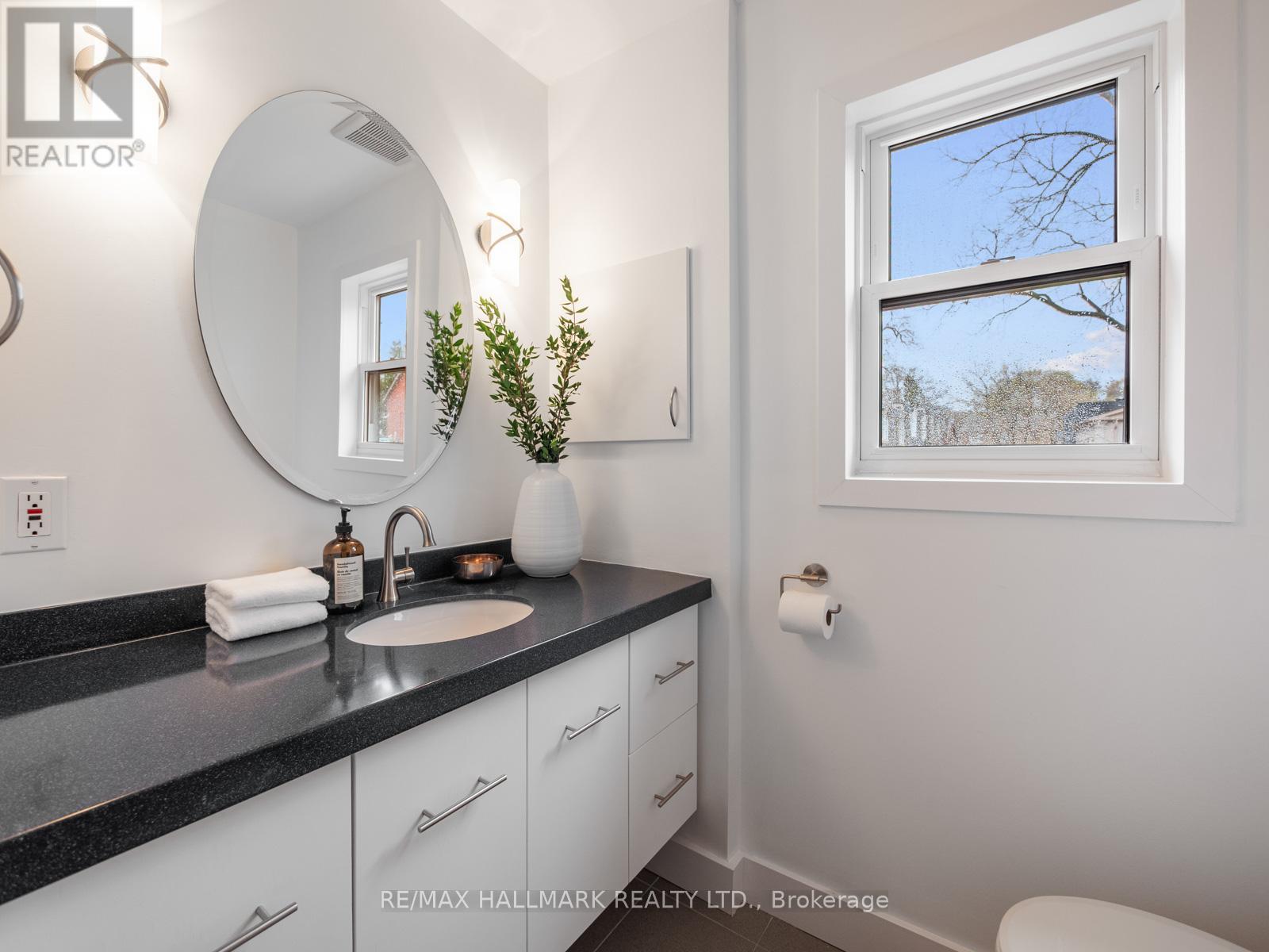 88 Eastwood Road, Toronto, Ontario  M4L 2C8 - Photo 29 - E13052026