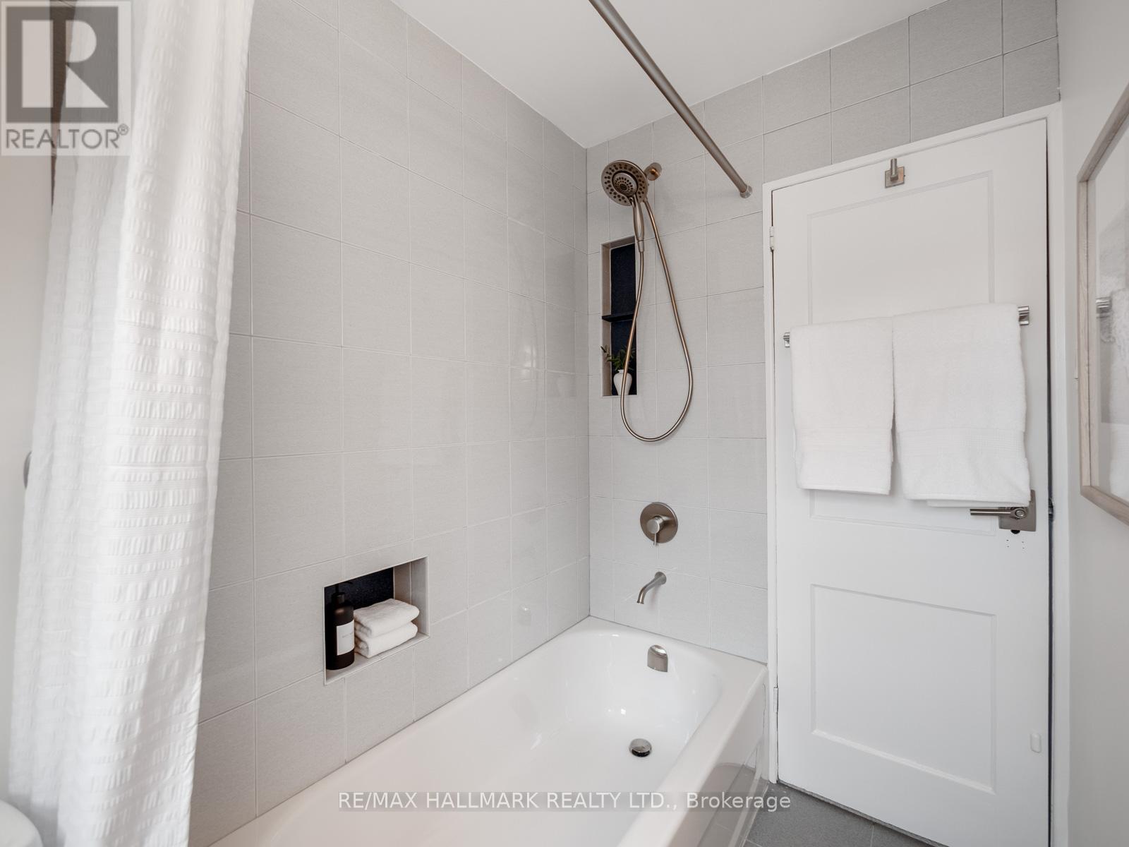 88 Eastwood Road, Toronto, Ontario  M4L 2C8 - Photo 30 - E13052026