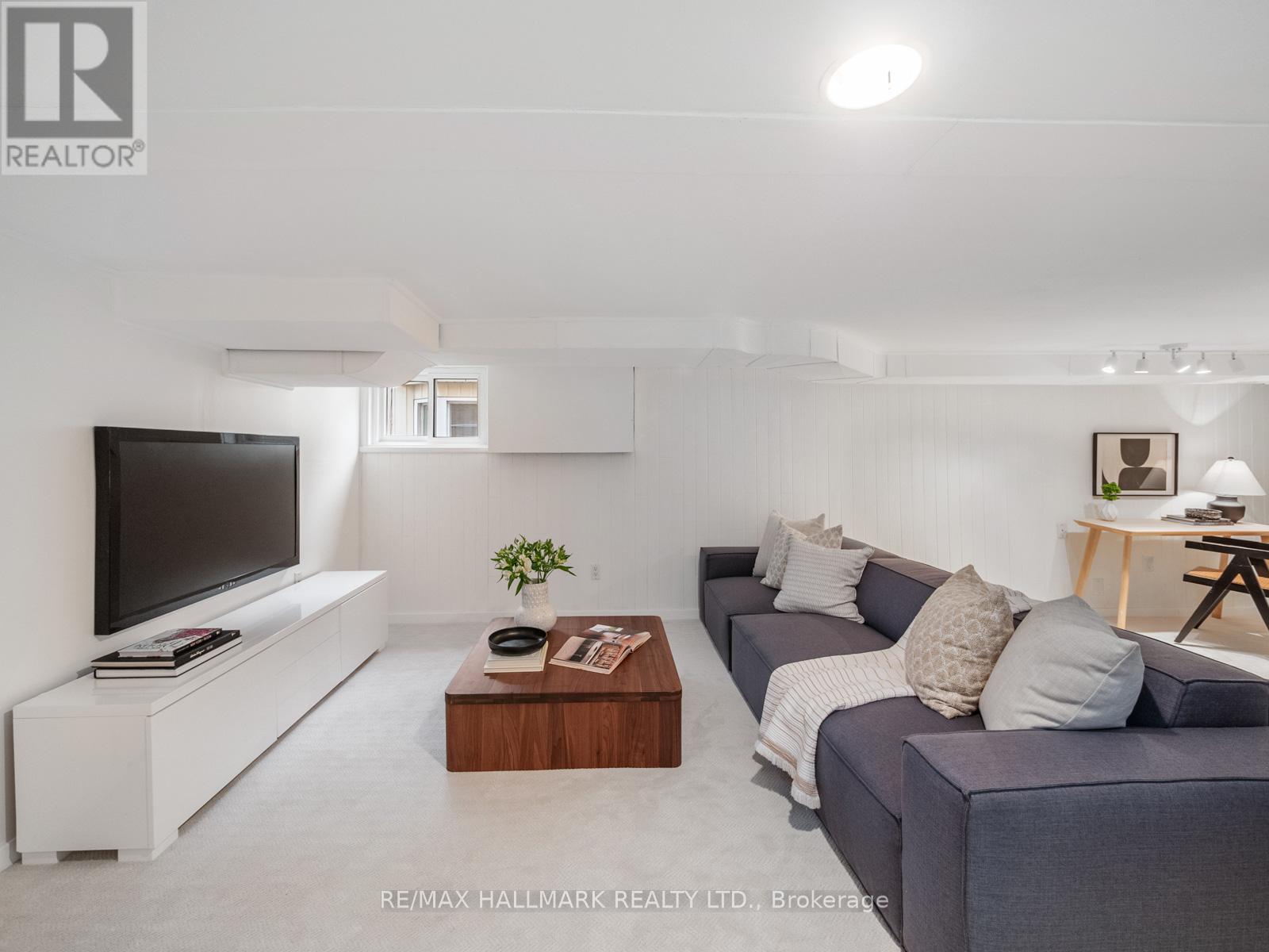 88 Eastwood Road, Toronto, Ontario  M4L 2C8 - Photo 32 - E13052026