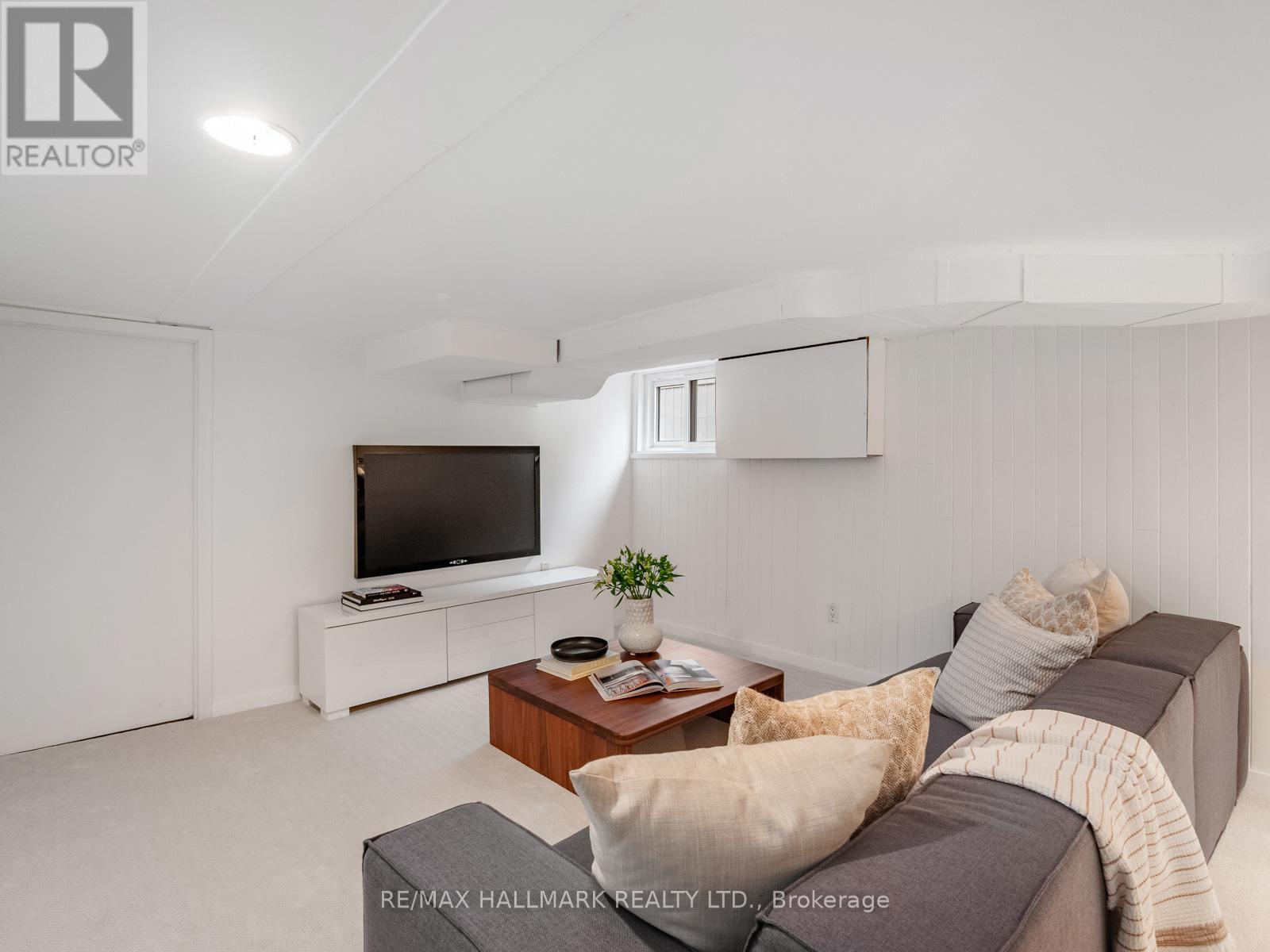 88 Eastwood Road, Toronto, Ontario  M4L 2C8 - Photo 33 - E13052026