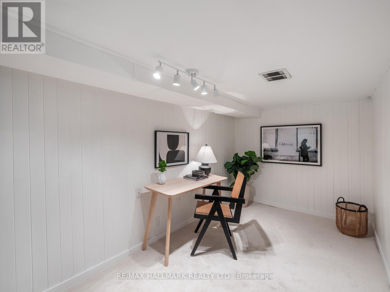 88 Eastwood Road, Toronto, Ontario  M4L 2C8 - Photo 34 - E13052026