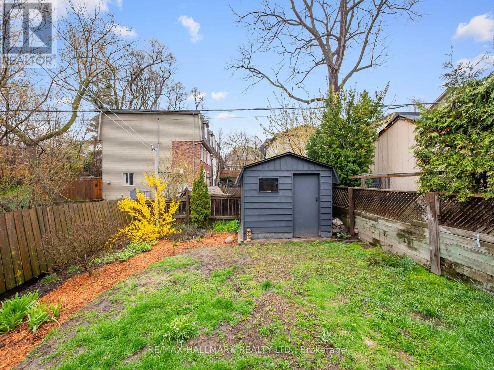 88 Eastwood Road, Toronto, Ontario  M4L 2C8 - Photo 37 - E13052026