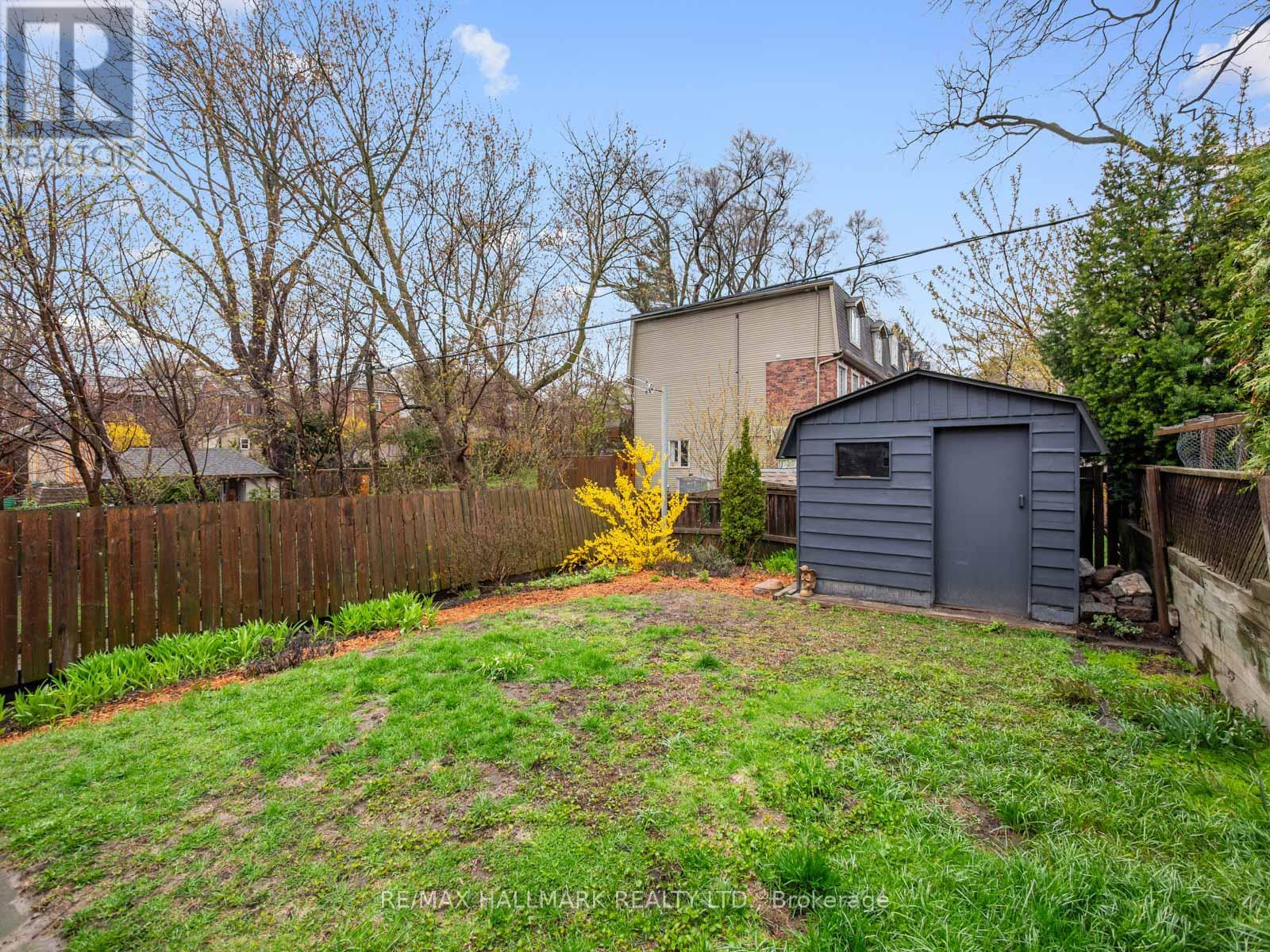 88 Eastwood Road, Toronto, Ontario  M4L 2C8 - Photo 38 - E13052026