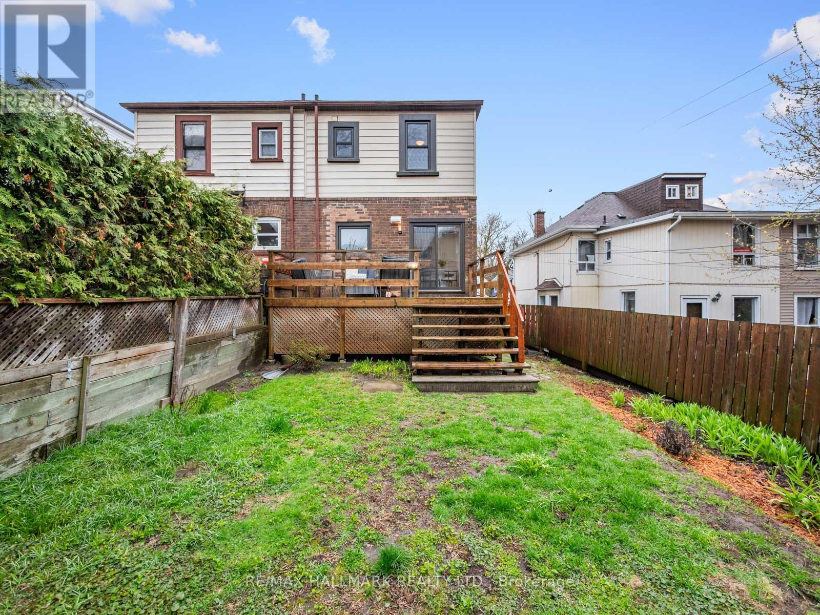 88 Eastwood Road, Toronto, Ontario  M4L 2C8 - Photo 39 - E13052026