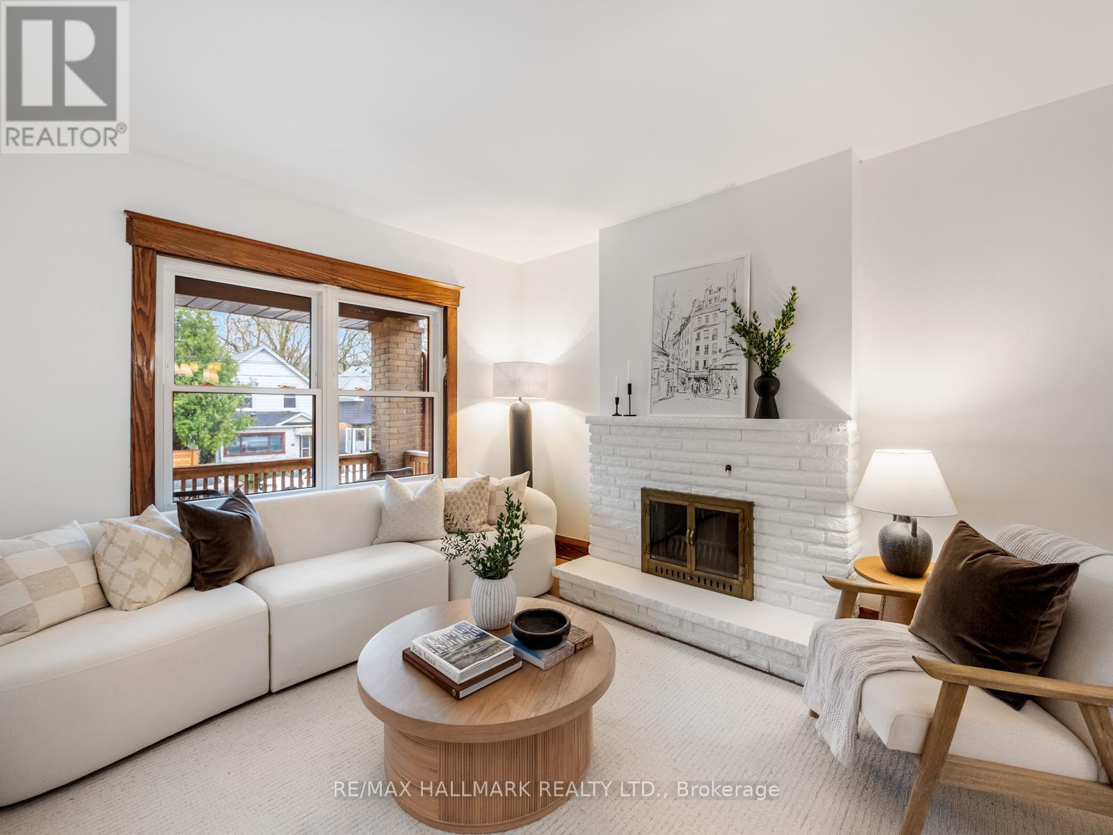 88 Eastwood Road, Toronto, Ontario  M4L 2C8 - Photo 4 - E13052026