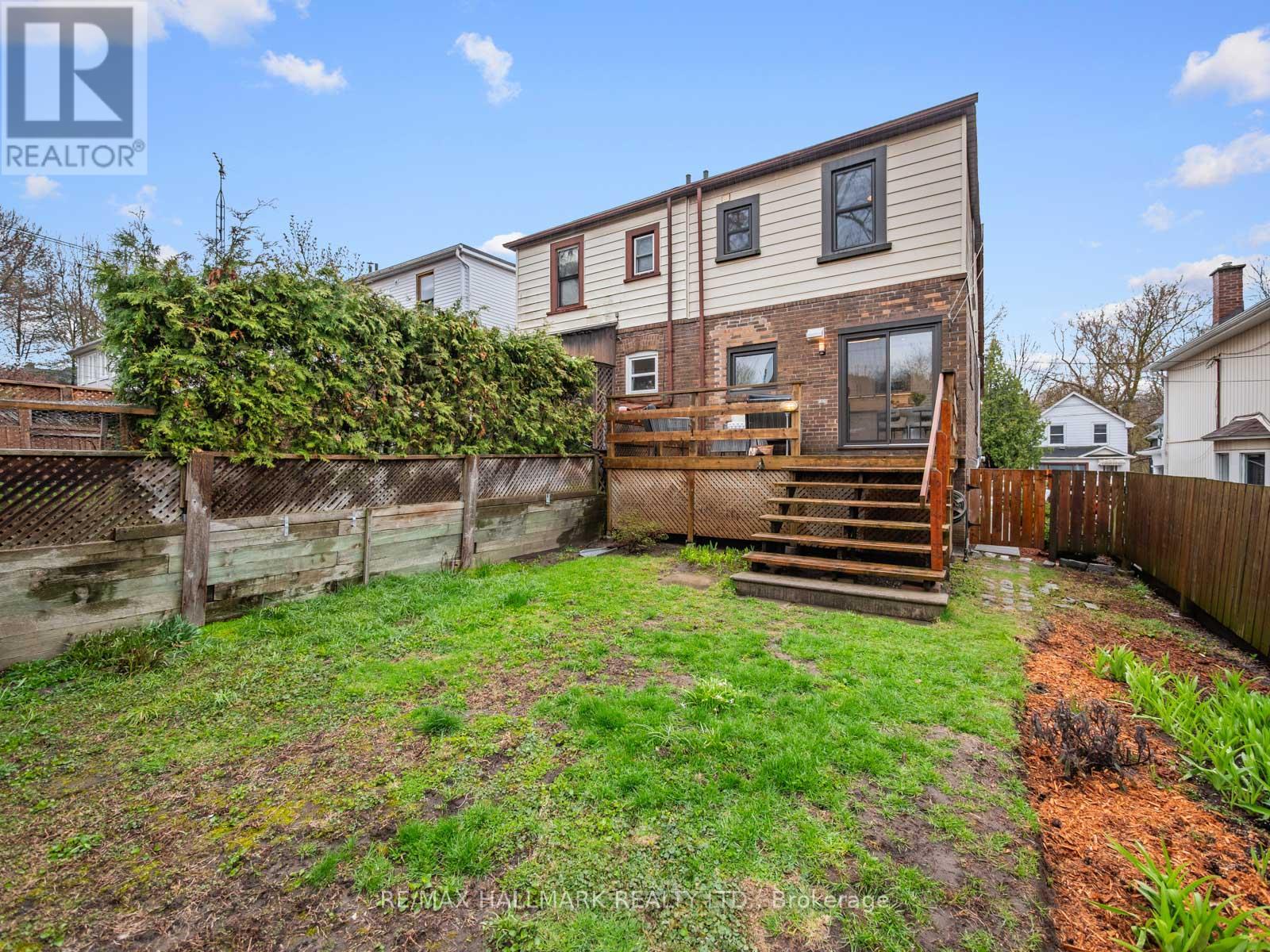 88 Eastwood Road, Toronto, Ontario  M4L 2C8 - Photo 40 - E13052026