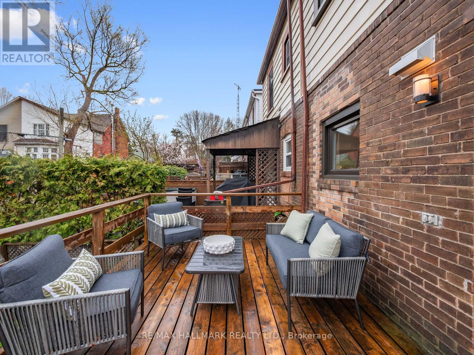 88 Eastwood Road, Toronto, Ontario  M4L 2C8 - Photo 41 - E13052026