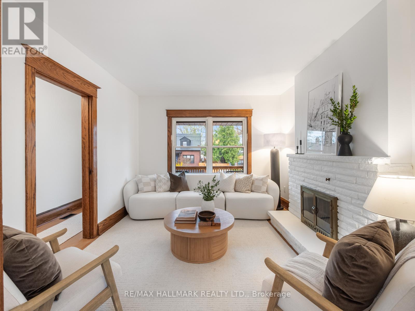 88 Eastwood Road, Toronto, Ontario  M4L 2C8 - Photo 5 - E13052026