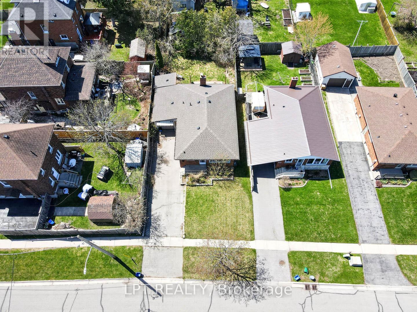 340 Fairlawn Street, Oshawa, Ontario  L1J 4R3 - Photo 3 - E13052138