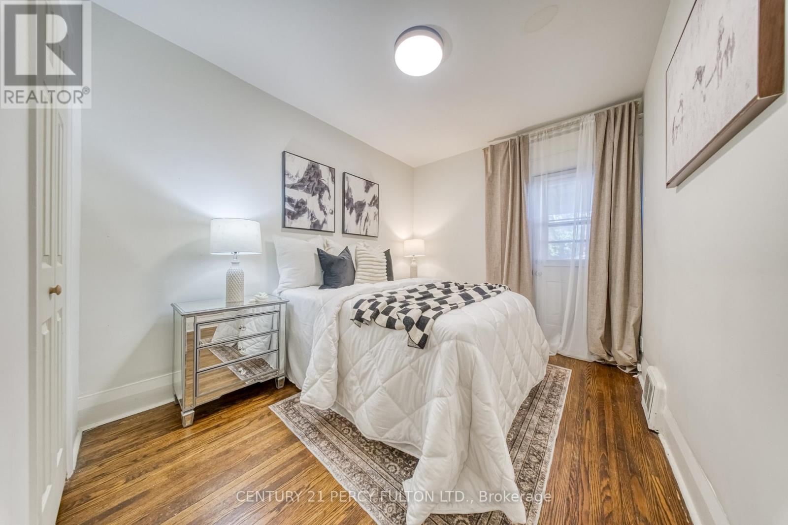 10 Redwood Avenue, Toronto, Ontario  M4L 2S6 - Photo 12 - E13052168