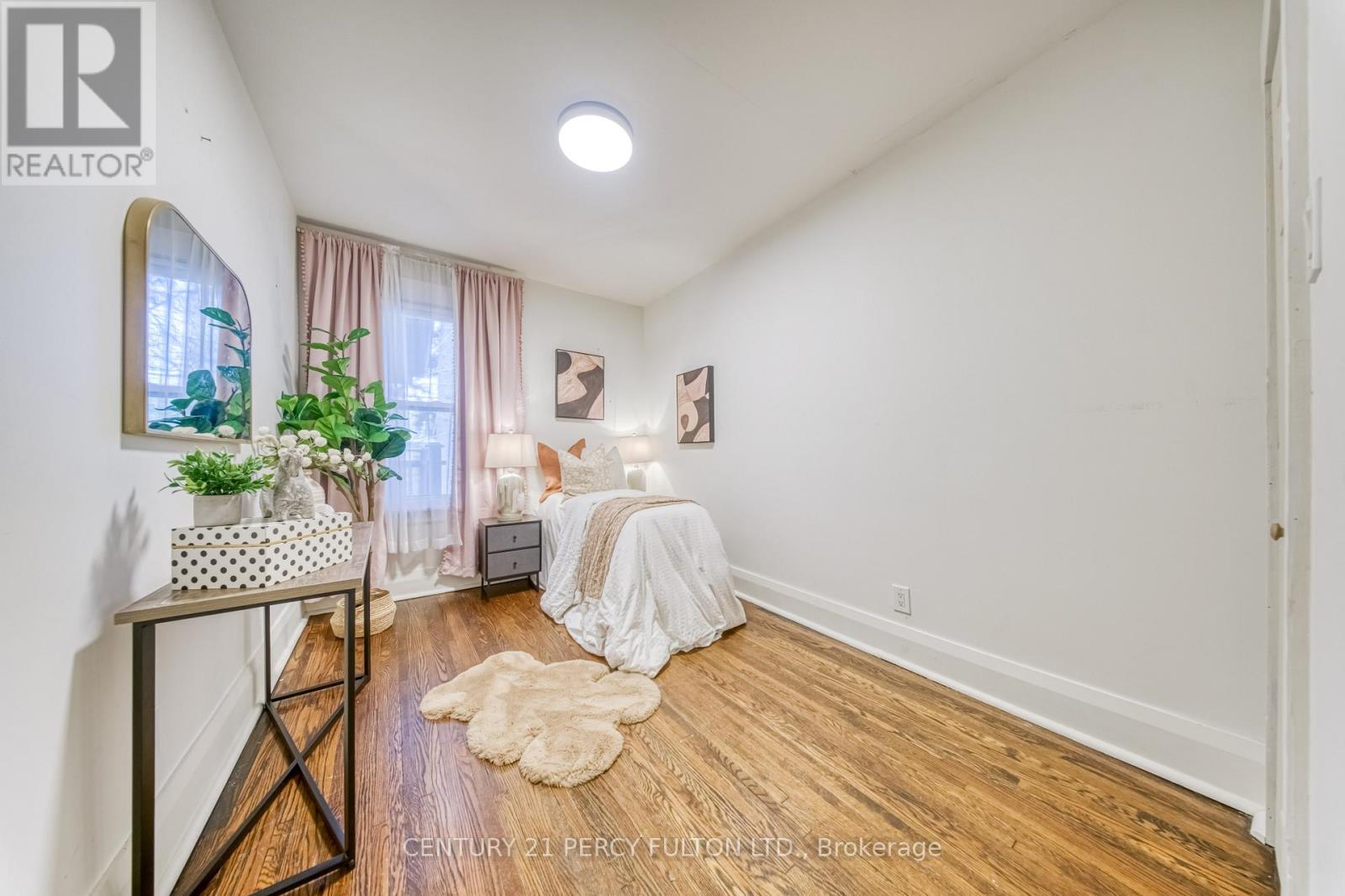 10 Redwood Avenue, Toronto, Ontario  M4L 2S6 - Photo 14 - E13052168