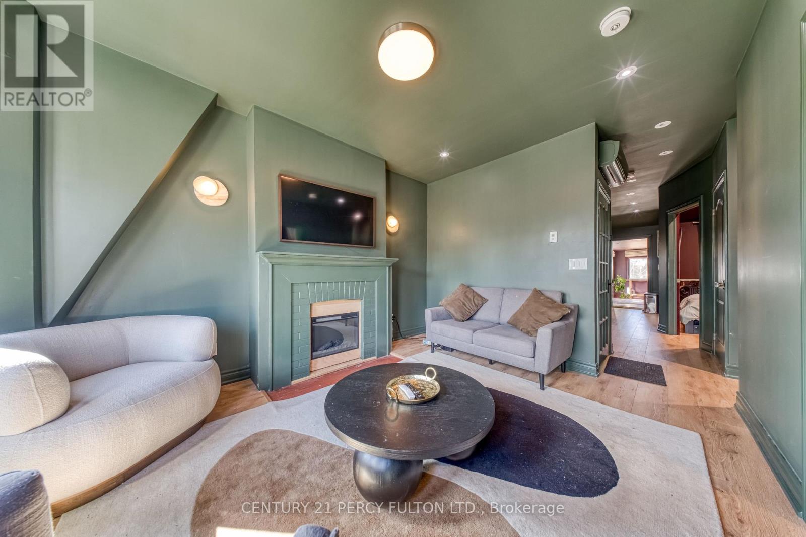 10 Redwood Avenue, Toronto, Ontario  M4L 2S6 - Photo 18 - E13052168